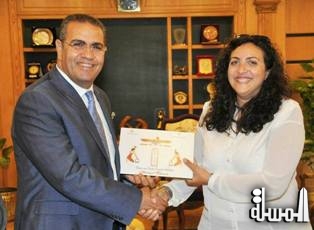 بالصور جامعة المنصورة تكرم عالمة الاثار المصرية الدكتورة مونيكا حنا