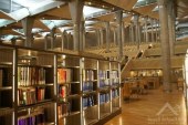 الملحقية الثقافية العمانية تهدي مطبوعاتها إلى مكتبة الإسكندرية