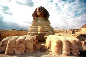 يغادر يحيي راشد وزير سياحة مصر غدا الثلاثاء القاهرة مباشرة إلى العاصمة الألمانية برلين على رأس وفد