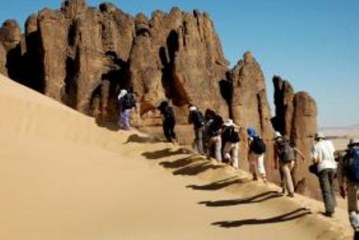 وزير سياحة الجزائر يدعو منظمة السياحة العالمية التعاون لدعم وتأهيل القطاع