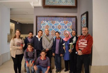 بالصور.. متحف الفن الإسلامي يستقبل السيدات بالورود