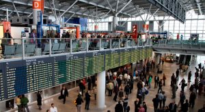 ذكرت إدارة مطار وارسو الدولى "فريدريك شوبان" بوارسو أنها تسعى خلال السنة