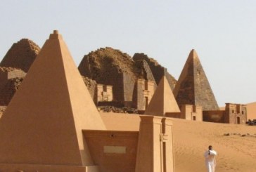 وزير سياحة السودان يبحث مع قطر مشروع ترميم الآثار السودانية