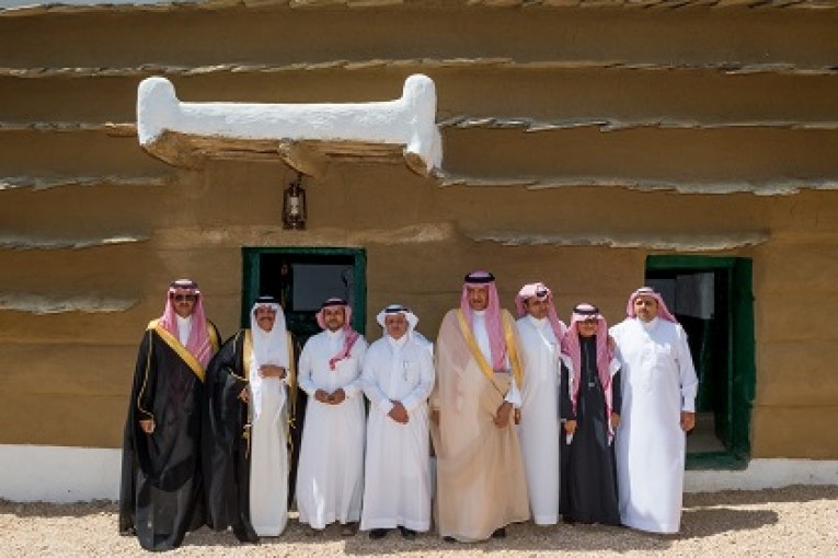 رئيس الهيئة العامة للسياحة والتراث يزور قصر بن مفرح وقرية بن حمسان في أبها