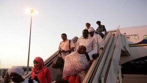 السودان يفرض تأشيرة على المصريين من سن 18 إلى 50 عاما