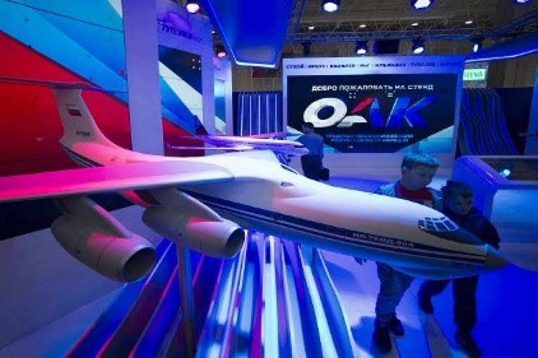 "ОАК" الروسية لصناعة الطائرات تخصص 100 مليار روبل لتطوير طائراتها