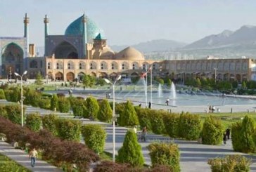 سياحة إيران تسجل عائدات 32 مليار دولار من السياحة الأجنبية
