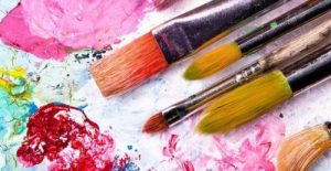بيت السناري ينظم المعرض الأول لمدرسة الرسم والجلود