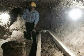 بالصور .. وزير الاثار يكشف عن مجموعة من المومياوات بمنطقة تونا الجبل بمحافظة المنيا
