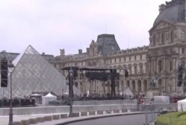 إخلاء متحف اللوفر في باريس إثر العثور على حقيبة مشبوهة