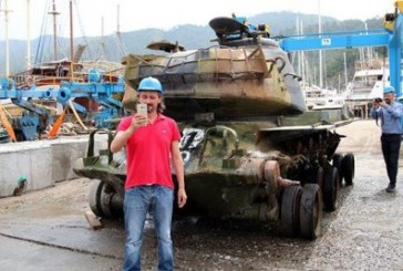 دبابة تركيا غارقة تخدم سياحة الغوص في مرمريس