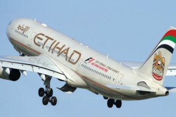 الاتحاد للطيران تشغل طائرتها إيرباص A380 بين أبوظبي وباريس