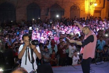 بالصور .. الاف الجماهير فى حب مصر بشارع المعز
