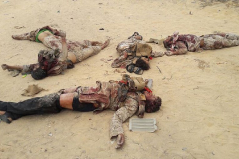 مصادر ل رويترز   : مقتل 23 بينهم 5 ضباط في هجومين على نقاط عسكرية مصرية بسيناء