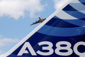مستقبل إنتاج إيرباص 380 معلق بالإمارات 
