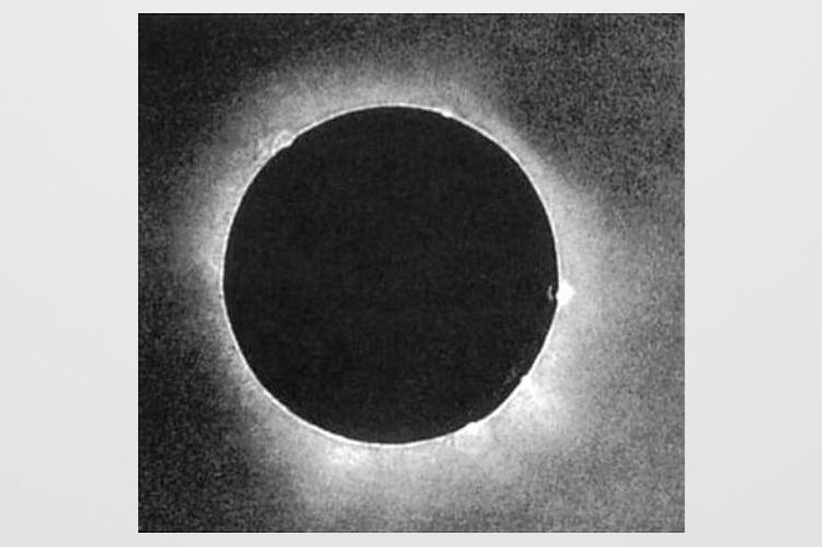 166 عام عمر أول صورة للكسوف الكلى للشمس