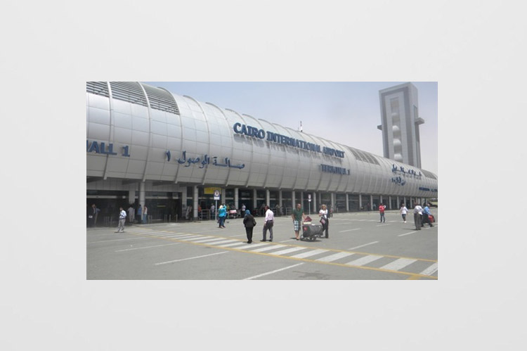 مطار القاهرة يجري تجربة طوارئ