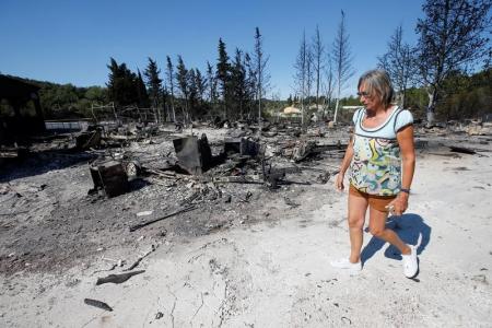 إجلاء عشرة آلاف شخص من الريفييرا الفرنسية بسبب حرائق الغابات