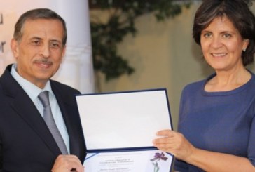 عناب تمنح فوزي الحموري لقب سفير سياحة المؤتمرات في الأردن