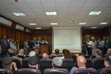 خبير آثار يكشف عن تقنية الكشف عن كتابات مخطوط بالمبسست بمكتبة دير سانت كاترين
