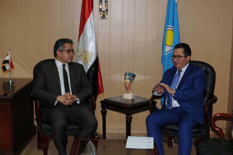 العنانى يبحث مع سفير كازاخستان التعاون الاثرى المشترك مع مصر
