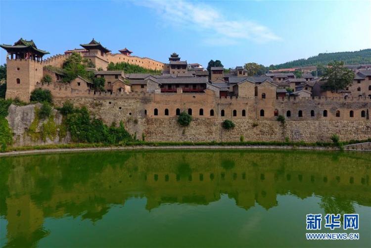 قلعة قديمة تعود إلى 400 سنة في شانشي تستعيد مجدها وتنعش حركة السياحة