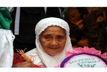 وصول أكبر معمرة إندونيسية عمرها 104 عام للاراضى المقدسة لأداء مناسك الحج