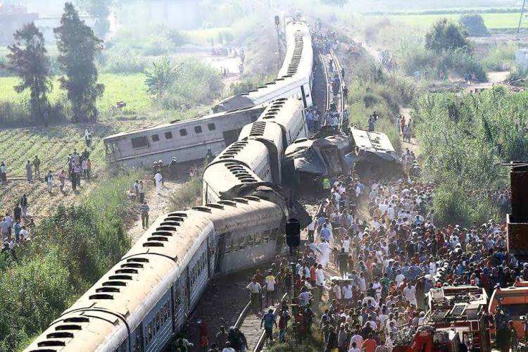 ارتفاع عدد وفيات حادث تصادم قطارى الاسكندرية الى 42 قتيل و130 مصاب