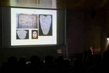  مدير عام المتحف المصري بالتحرير تستعرض طرق تطوير عرض القطع الأثرية