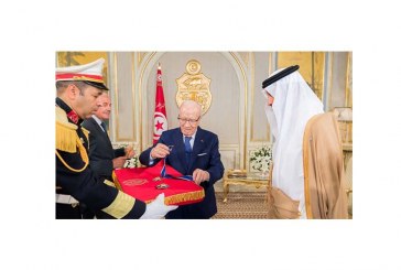 الرئيس التونسي يقلد رئيس هيئة السياحة السعودية الوسام الأول للاستحقاق
