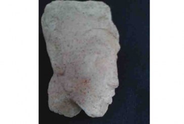 الكشف عن رأس تمثال للملك اخناتون داخل معبد آتون الكبير بالمنيا