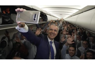 شركة طيران إسبانية تفاجىء ركابها بهواتف سامسونج نوت 8 هدية