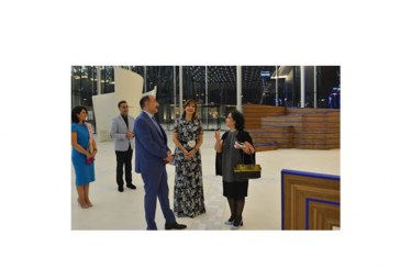 وزير الثقافة والسياحة الأذربيجاني يزور معالم البحرين برفقة الشيخة مى