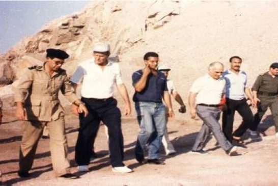 الدكتور ريحان مع جورج بوش الأب والملك حسين بقلعة صلاح الدين بطابا