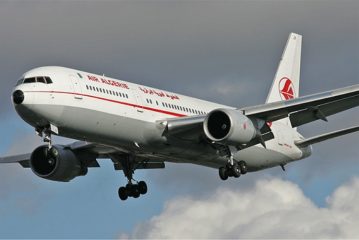 السياحة تبحث مع الخطوط الجوية خفض الاسعار إلى الجنوب لإنعاش السياحة الصحراوية