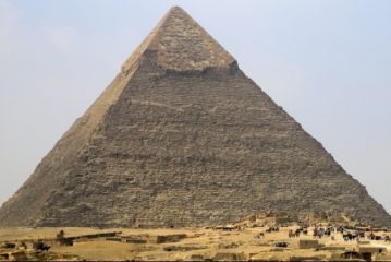 وزارة الآثار تنفى قيام فريق عمل فرنسي بتصنيع أو استخدام جهاز روبوت داخل الهرم الأكبر