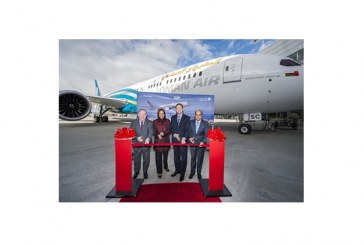 الطيران العماني يتسلم طائرة جديدة من بوينج 9-787 دريملاينر