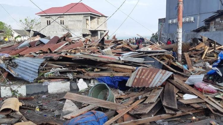 384 قتيلا ارتفاع حصيلة ضحايا زلزال وتسونامي إندونيسيا