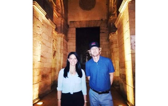 النجم الامريكي اوين ويلسون و المشاط وزيرة سياحة مصر فى جولة سياحية بشارع المعز بالقاهرة القديمة