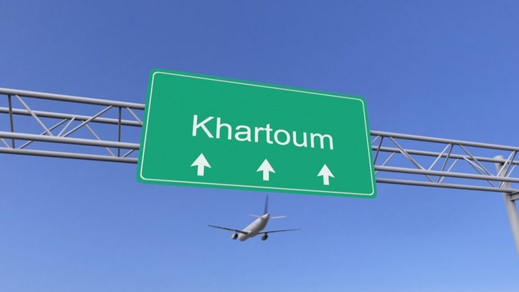 إغلاق مطار الخرطوم بعد تصادم طائرتين عسكريتين واصابة 8 أشخاص