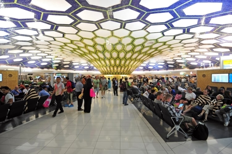 مطارات أبوظبى : نقل رحلات الخطوط الجوية الهندية للمبنى (1)