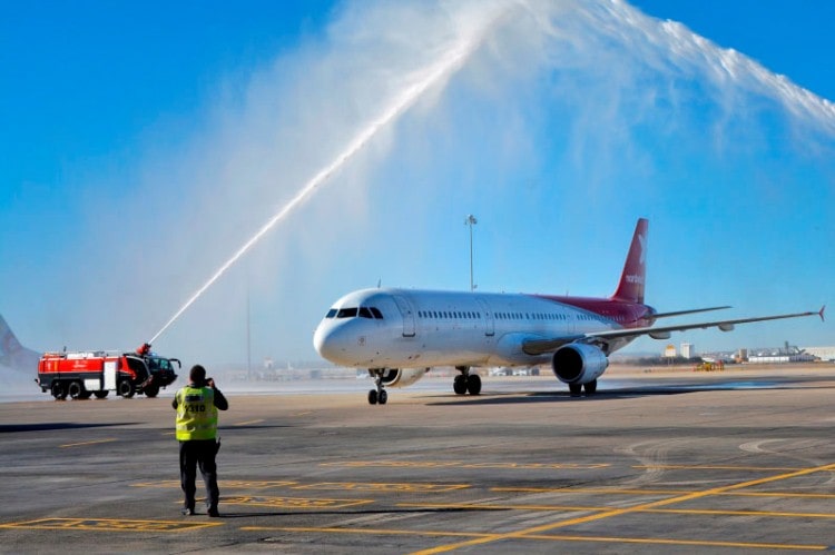 مطار الملكة علياء الدولي يستقبل أولى رحلات شركة 