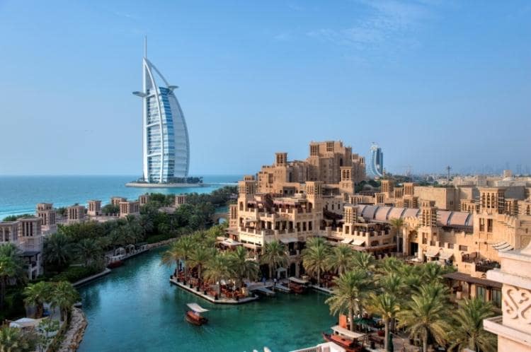 موقع «ترافيل آند ليغر»: دبي منارة السياحة في الشرق