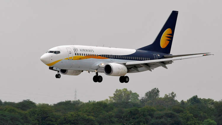 شركة طيران هندية تلغي 14 رحلة بسبب إصابة طياريها بـ