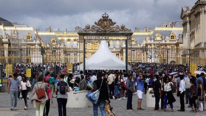 إغلاق قصر فرساي امام السياح والزوار تحسبا للفصل السادس من احتجاجات السترات الصفراء