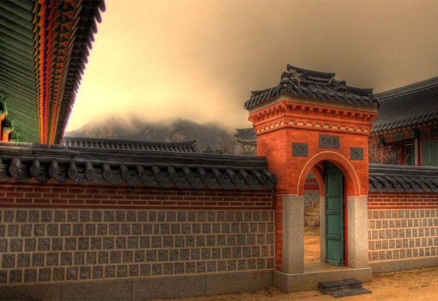 كوريا الجنوبية تعرض مجموعة من آثارها النادرة في المتحف الوطني بالرياض