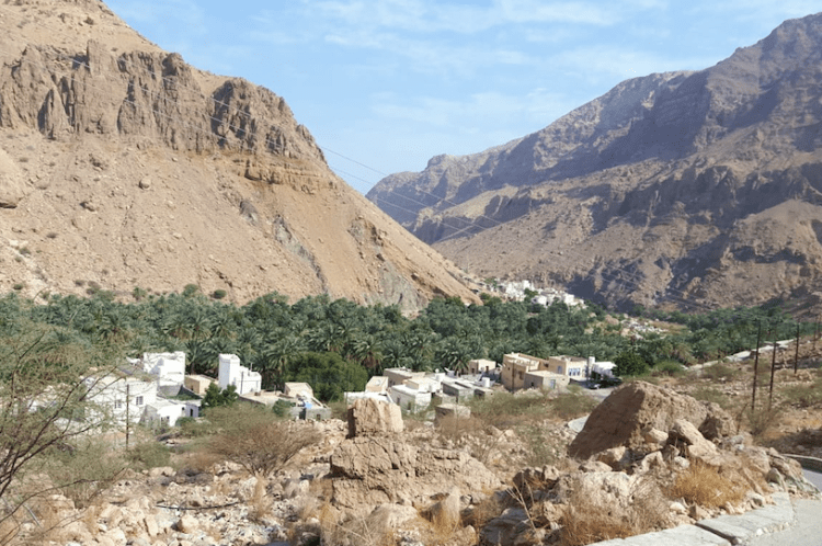 وادي طيوي بسلطنة عمان يشهد إقبالا سياحيا خلال فصل الشتاء