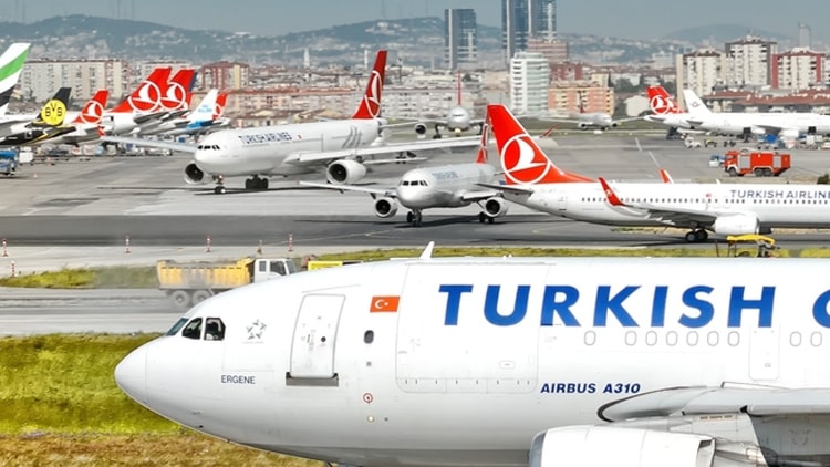 مطارات إسطنبول تسجل كل 45 ثانية إقلاع طائرة خلال العام الماضى