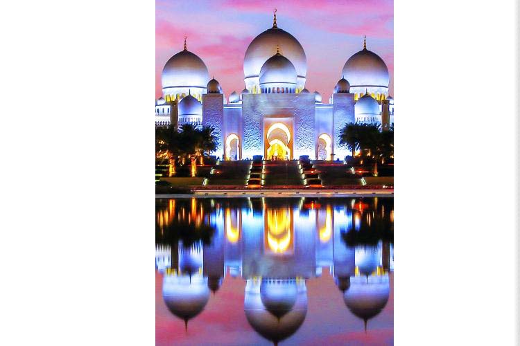 مسجد الشيخ زايد الخامس عالمياً كأفضل معلم سياحي
