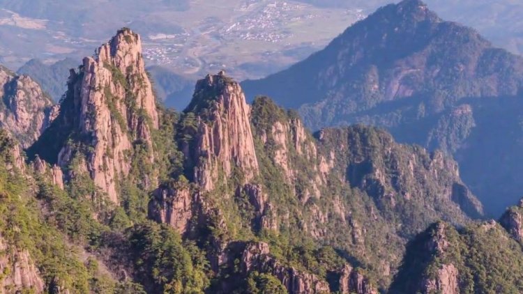 الصين تقرر إعادة فتح أعلى قمة بجبل هوانغشان أمام السياح.. بعد 5 سنوات من الإغلاق